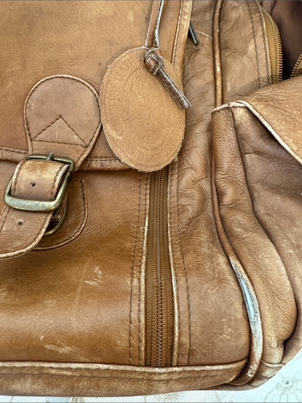 Cortez Colombian leather backpack - Picture 16 of 16